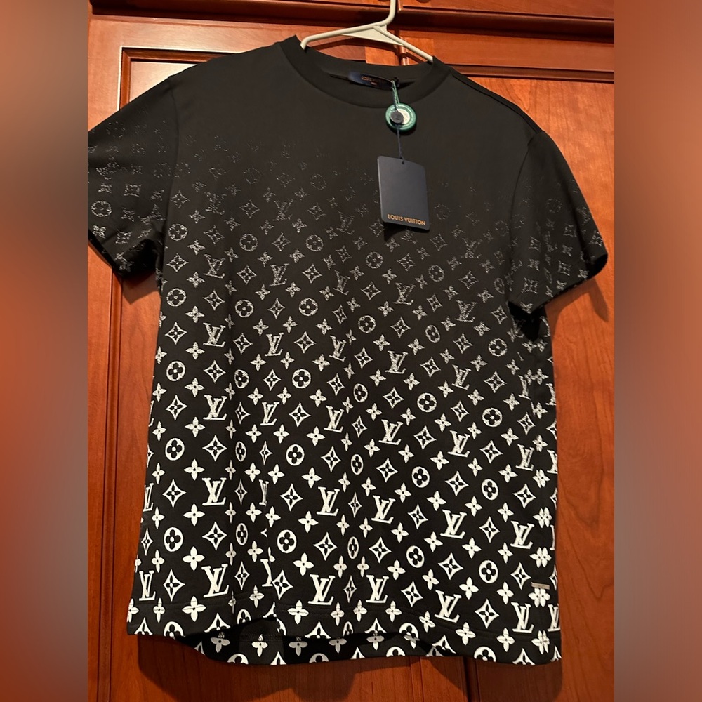 Louis Vuitton monogram t shirt
